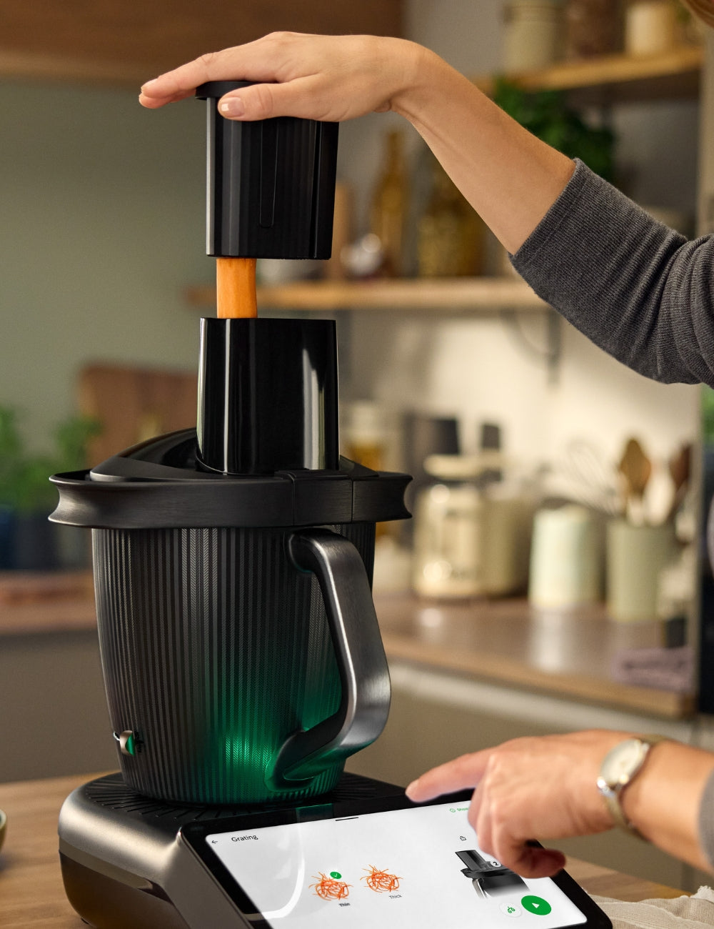 TM7Cutter_productinuse Thermomix® TM7™ Cutter+